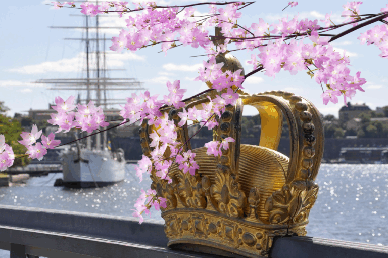 Kruizas į sakurų žiedais išsipuošusį Stokholmą