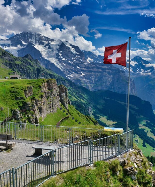 Alpių karalienė Šveicarija - svajonių šalis!