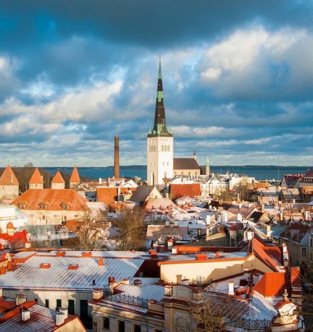 KOLEKTYVAMS Estijos grožis. Jegalos krioklys ir senasis Talinas