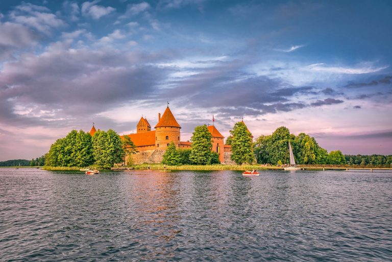 Nemokami muziejai Kernavėje ir Trakuose