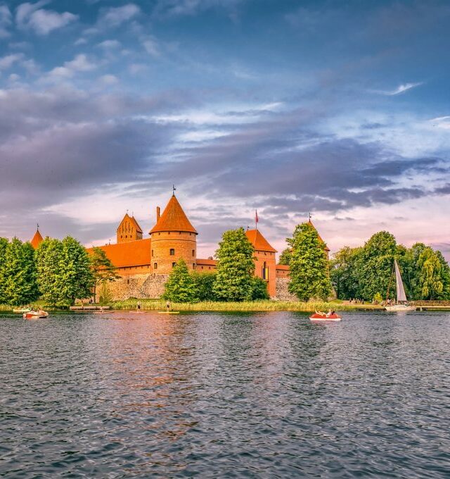 Nemokami muziejai Kernavėje ir Trakuose