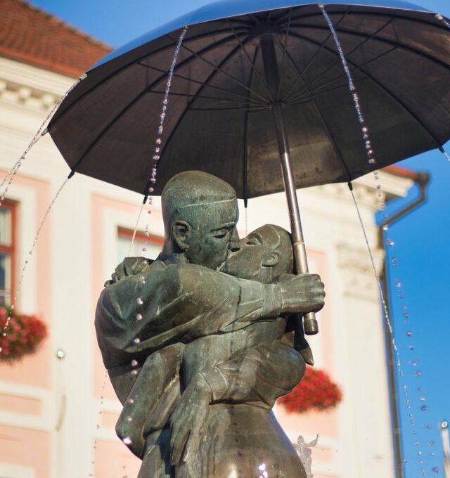 KOLEKTYVAMS Estija. Tartu, Alatskivi pilis ir sostinė Talinas