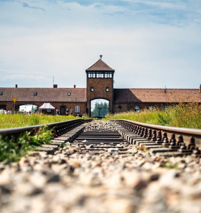 Krokuva, Veličkų druskų kasyklos ir Aušvicas