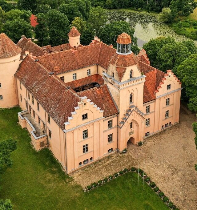 Kuldyga ir Edolės pilis su vaišėmis