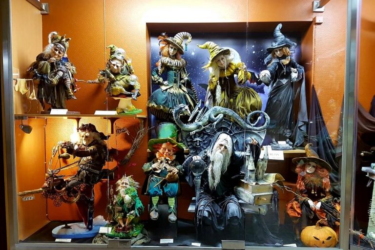 KOLEKTYVAMS Latvija. Dievų, karalių ir kitų įdomybių žemė