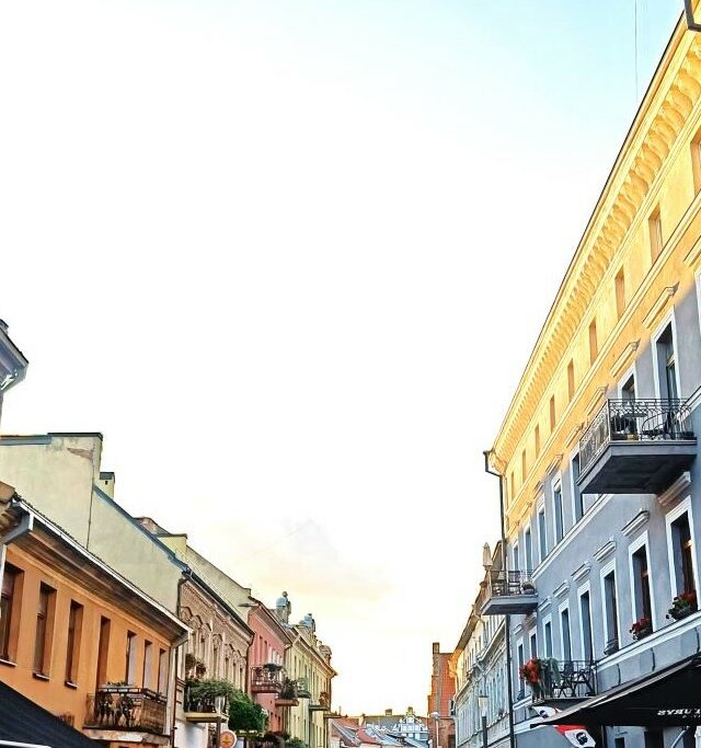 KOLEKTYVAMS M. K. Čiurlionis ir didžiausias rožynas Kaune